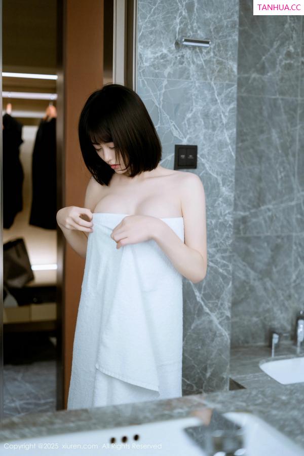 涵涵_blackangela  [XiuRen]高清写真图 2025.03.06 No.9972 涵涵Luna 美腿性感第35张图片